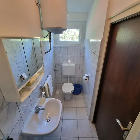 Pensión Morska Grota Povile