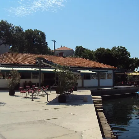 Morska Grota 3* Povile